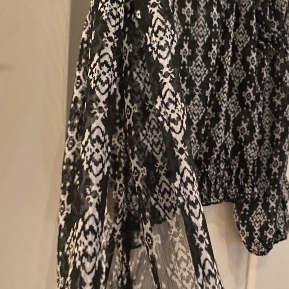 🍄Heartsoul open sleeve blouse - Picture 3 of 4